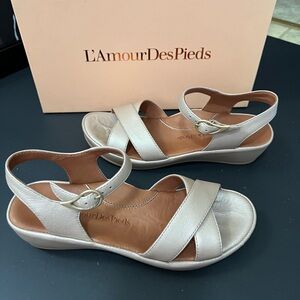 L’amour des Pieds Casimiro Sandals 6.6